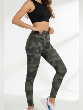White House Black Market Camo Runway Leggings